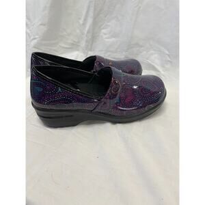 Easy Street Slip Resistant Laurie Clogs Women's size 9W Purple Multi Hearts